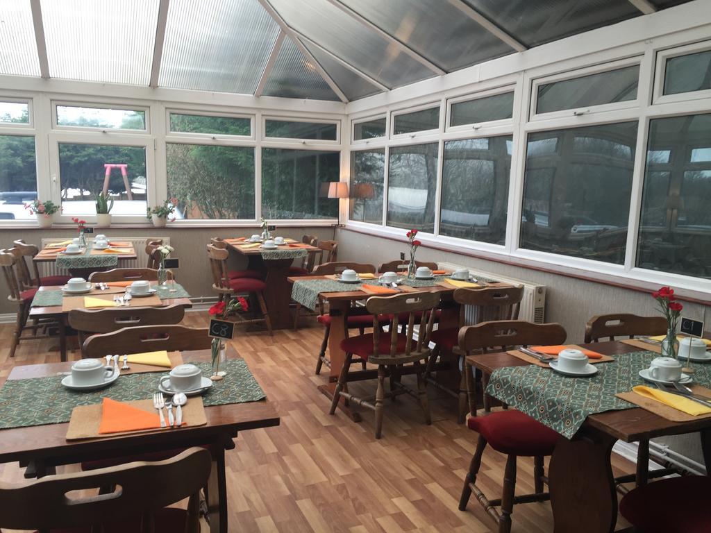 Stag & Pheasant Inn Carmel ภายนอก รูปภาพ