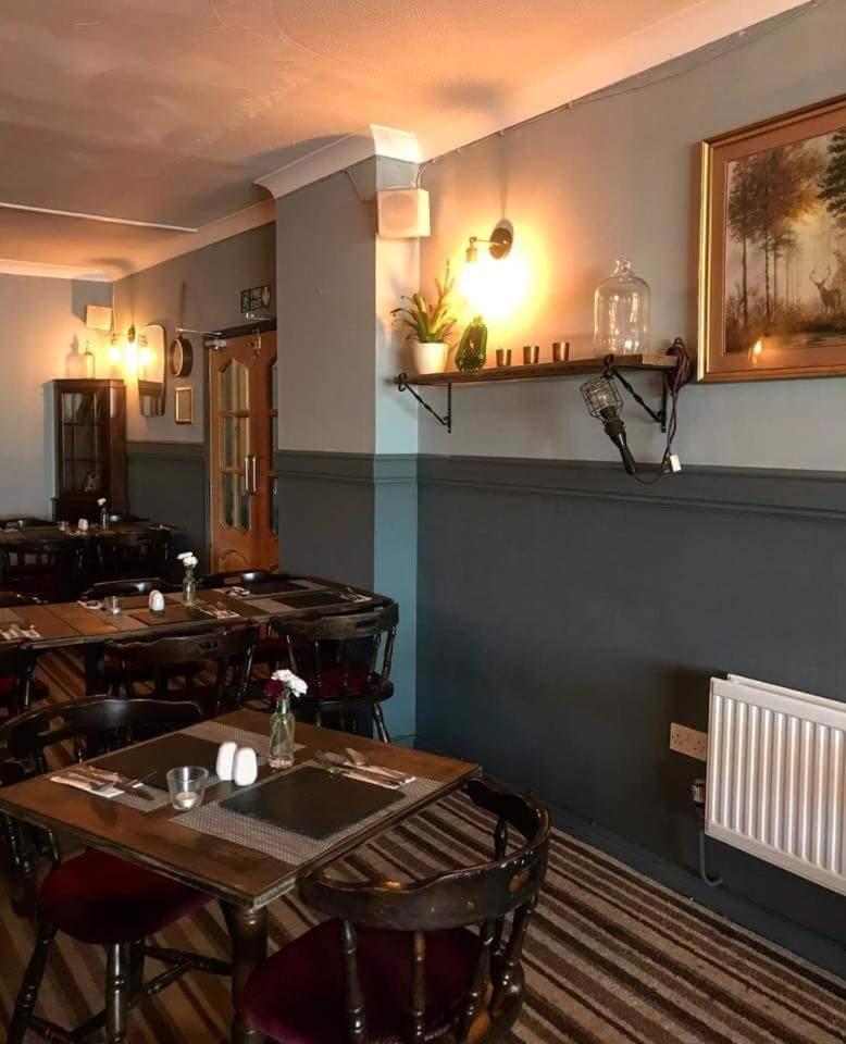 Stag & Pheasant Inn Carmel ภายนอก รูปภาพ