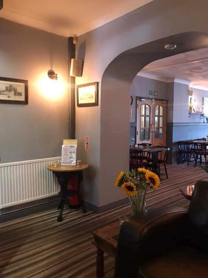 Stag & Pheasant Inn Carmel ภายนอก รูปภาพ