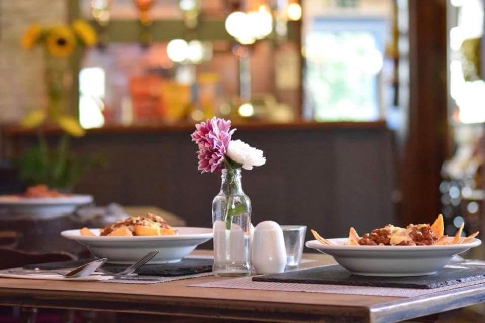 Stag & Pheasant Inn Carmel ภายนอก รูปภาพ