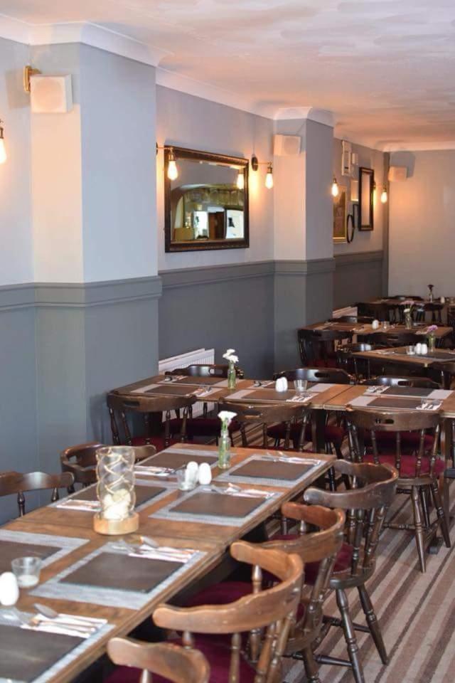 Stag & Pheasant Inn Carmel ภายนอก รูปภาพ